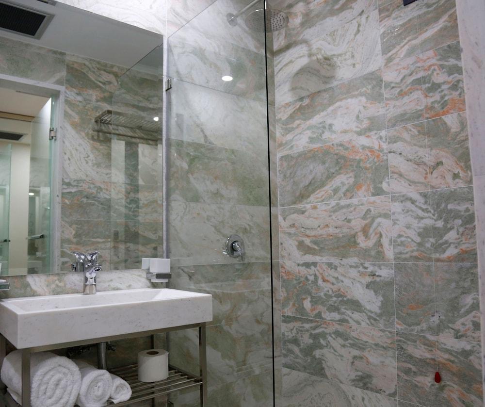Hotel Palace Vlorë 외부 사진