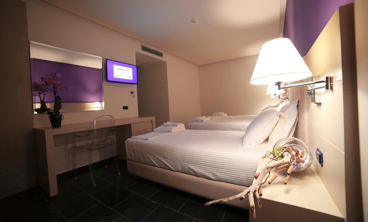 Hotel Palace Vlorë 외부 사진