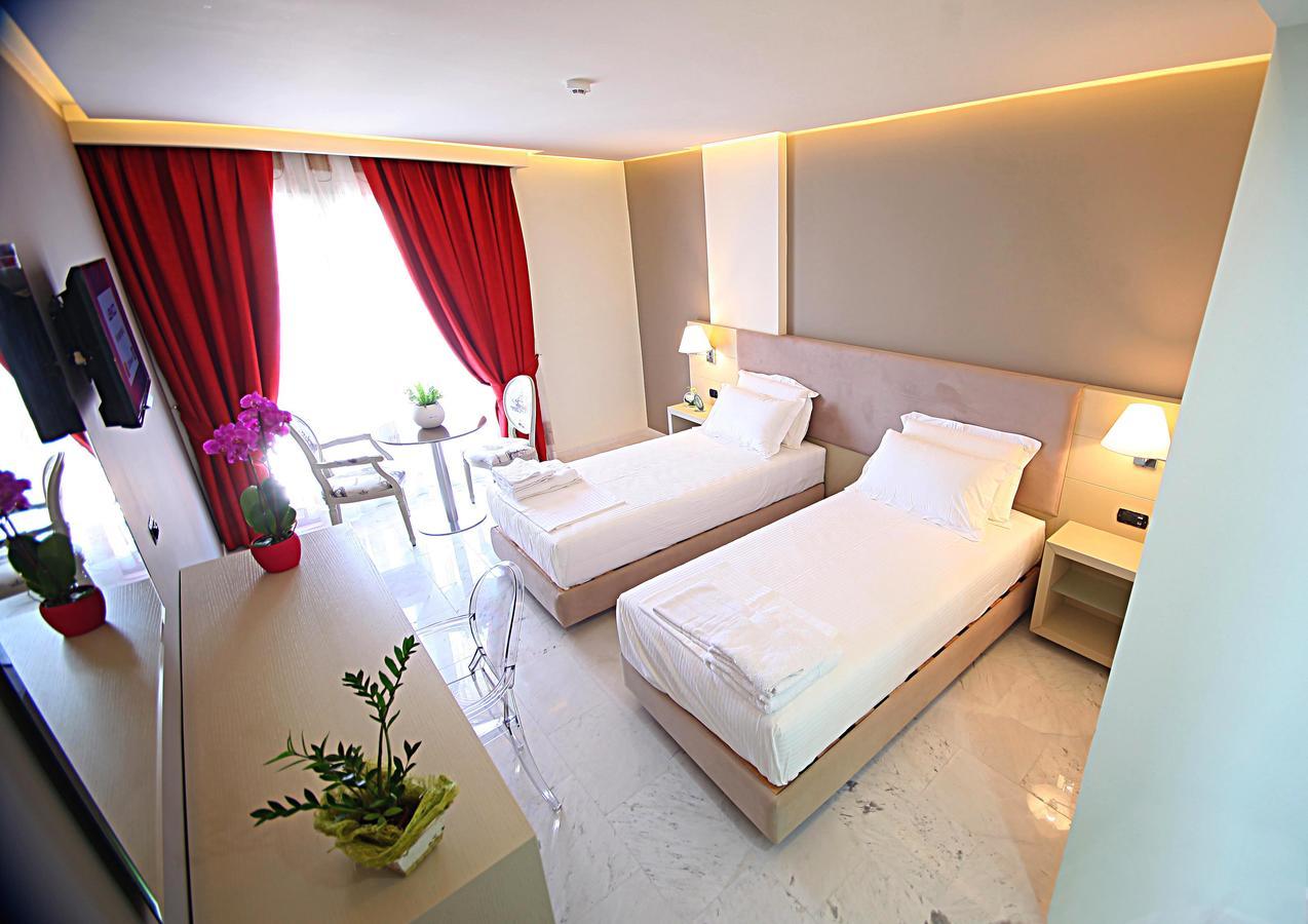 Hotel Palace Vlorë 외부 사진