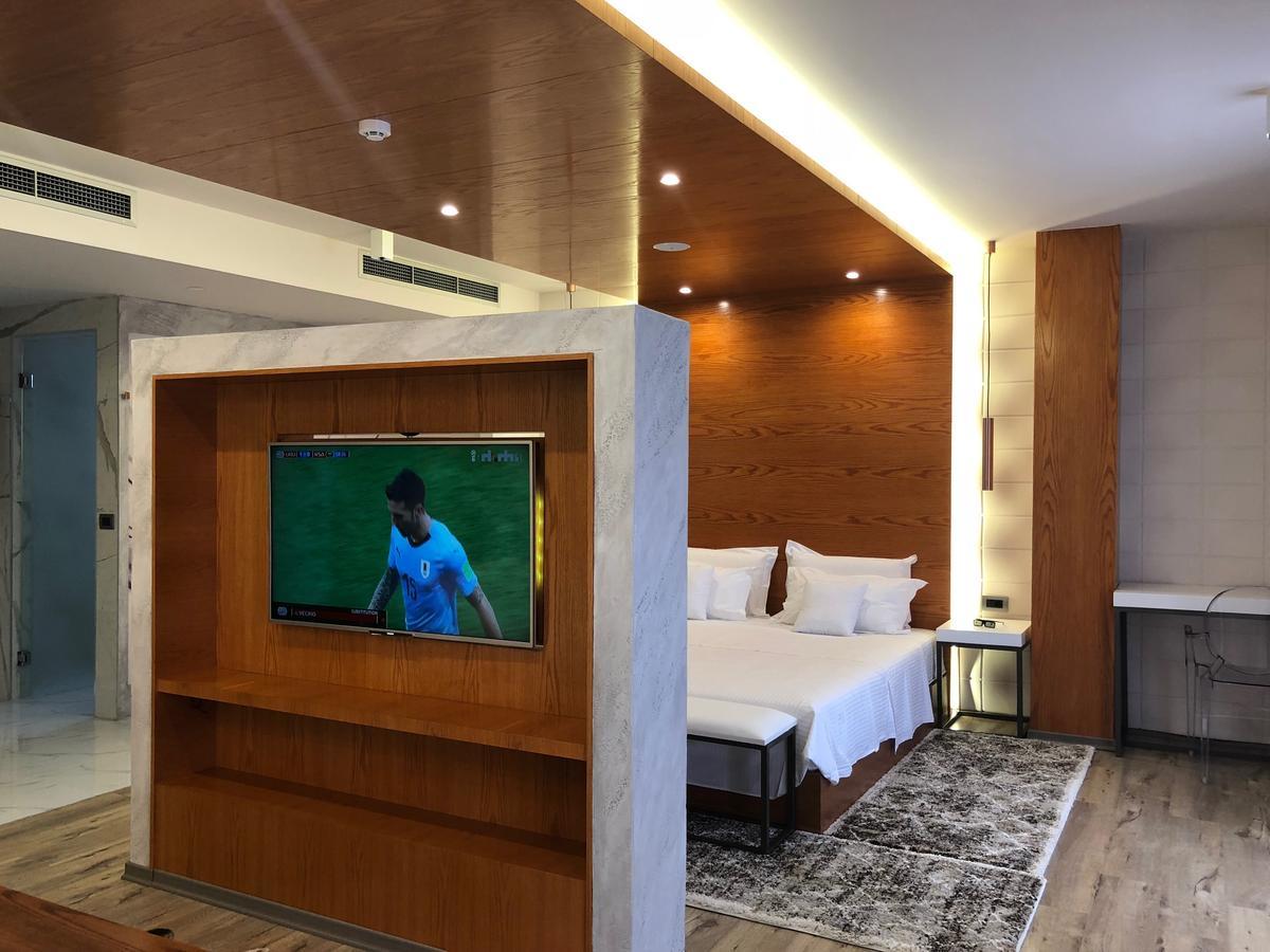 Hotel Palace Vlorë 외부 사진
