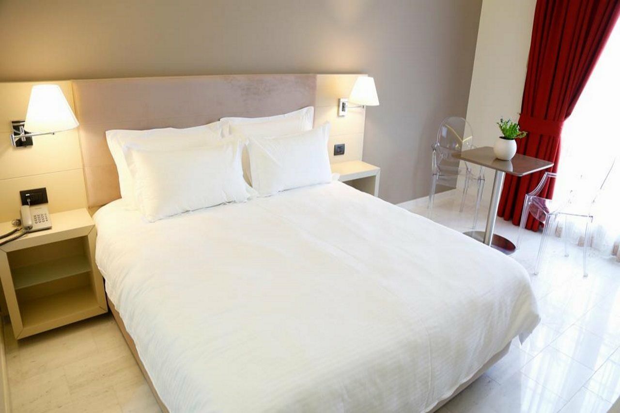 Hotel Palace Vlorë 외부 사진