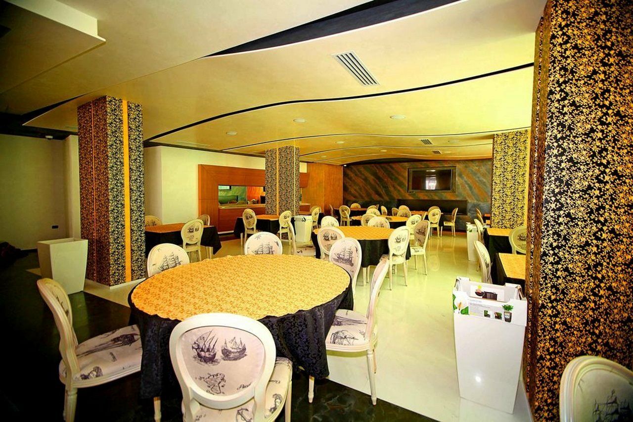 Hotel Palace Vlorë 외부 사진